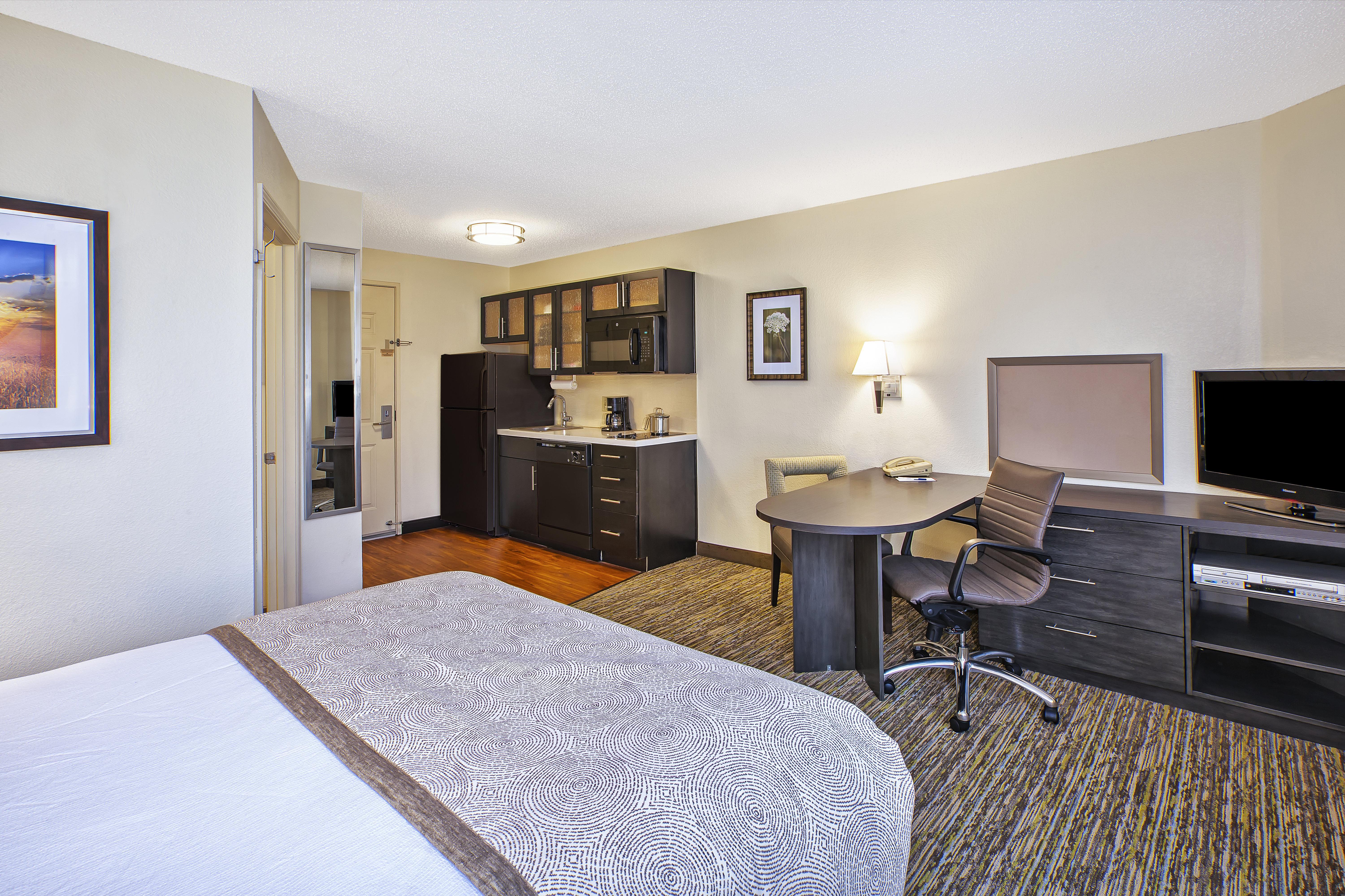 Candlewood Suites Indianapolis Northeast By Ihg Экстерьер фото